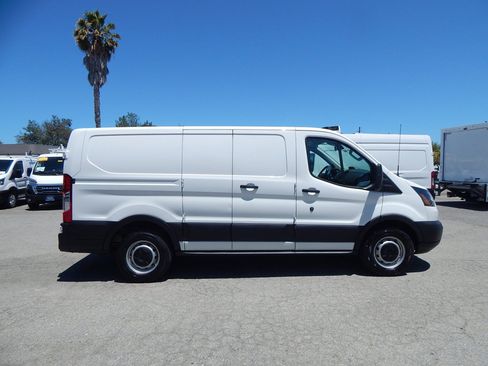 Used 2018 Ford Transit 150 130 Low Roof RWD image 8