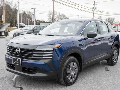 Used 2025 Nissan Kicks S w/ Charging Package image 7