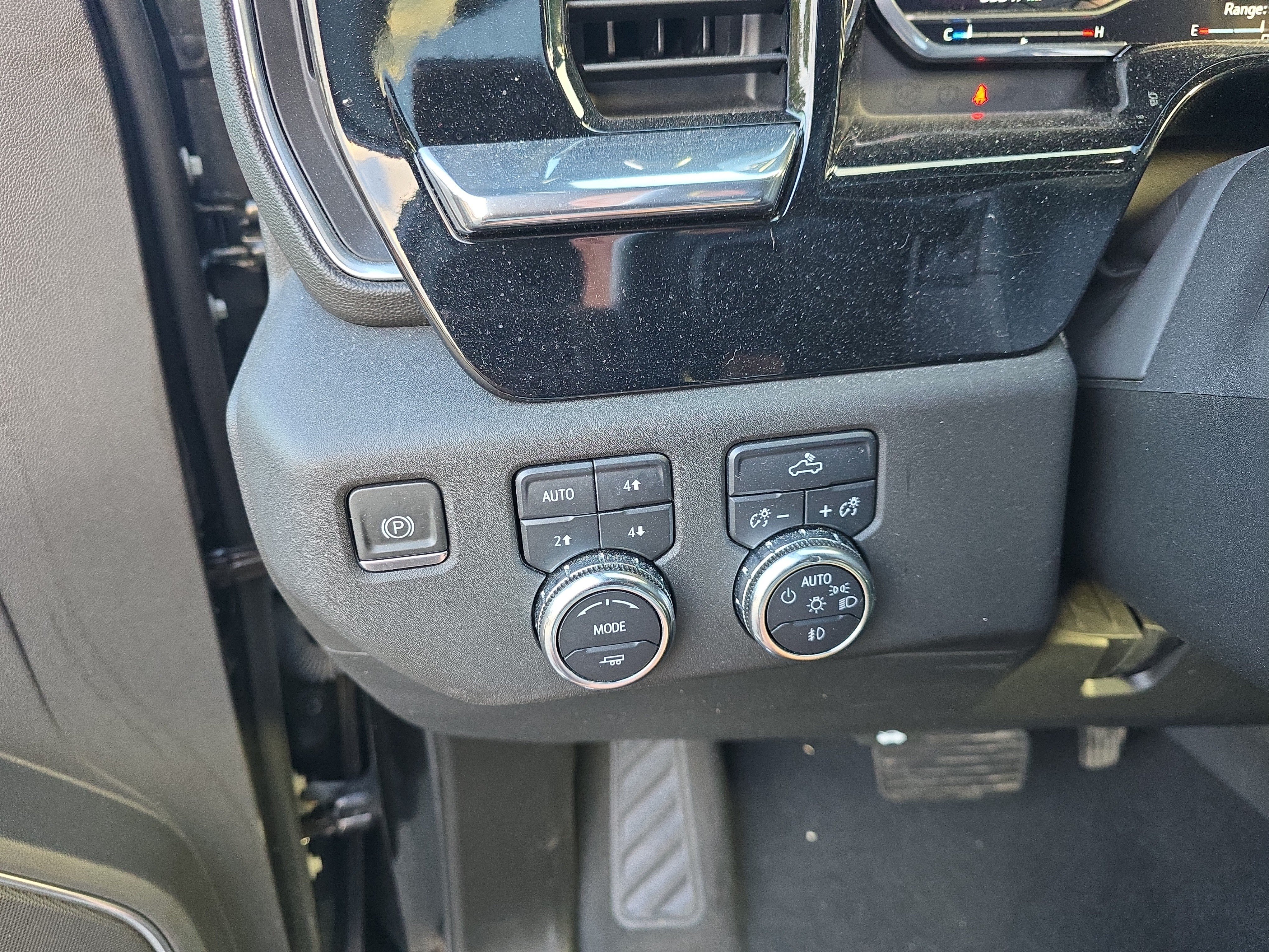 Used 2024 GMC Sierra 1500 Elevation w/ X31 Off-Road Package AWD/4WD image 19
