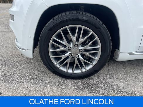 Used 2018 Jeep Grand Cherokee Summit w/ Platinum Series Group AWD/4WD image 32