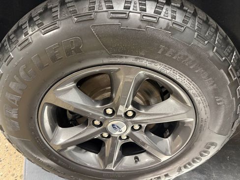 Used 2019 Ford Expedition Max XLT w/ Equipment Group 202A AWD/4WD image 32