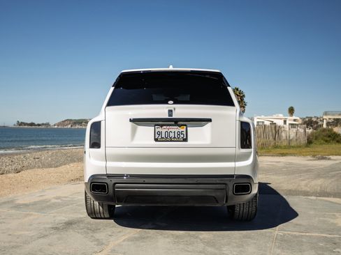 Used 2024 Rolls-Royce Cullinan Black Badge image 6