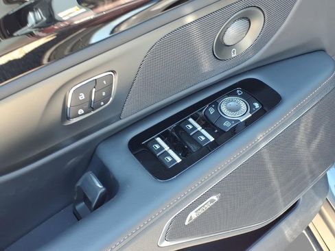 New 2026 Lincoln Nautilus Reserve w/ Jet Appearance Package AWD/4WD image 18