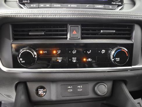 Used 2025 Nissan Rogue S AWD/4WD image 14
