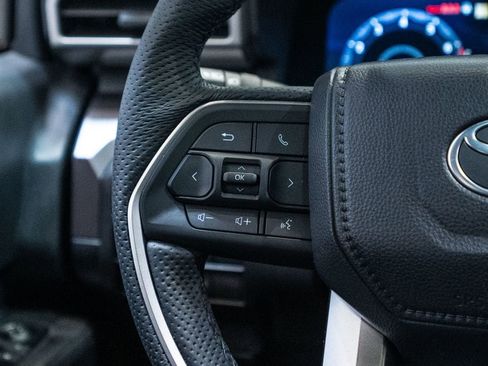 Certified 2025 Toyota Tacoma TRD Off-Road image 35