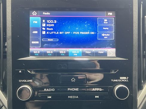 Used 2019 Subaru Crosstrek 2.0i Premium image 16