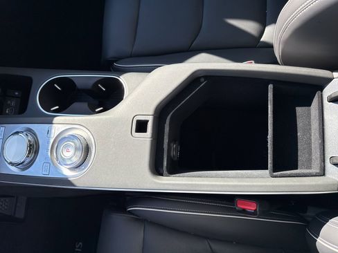 Used 2025 Genesis Electrified GV70 Advanced w/ Prestige Package image 30