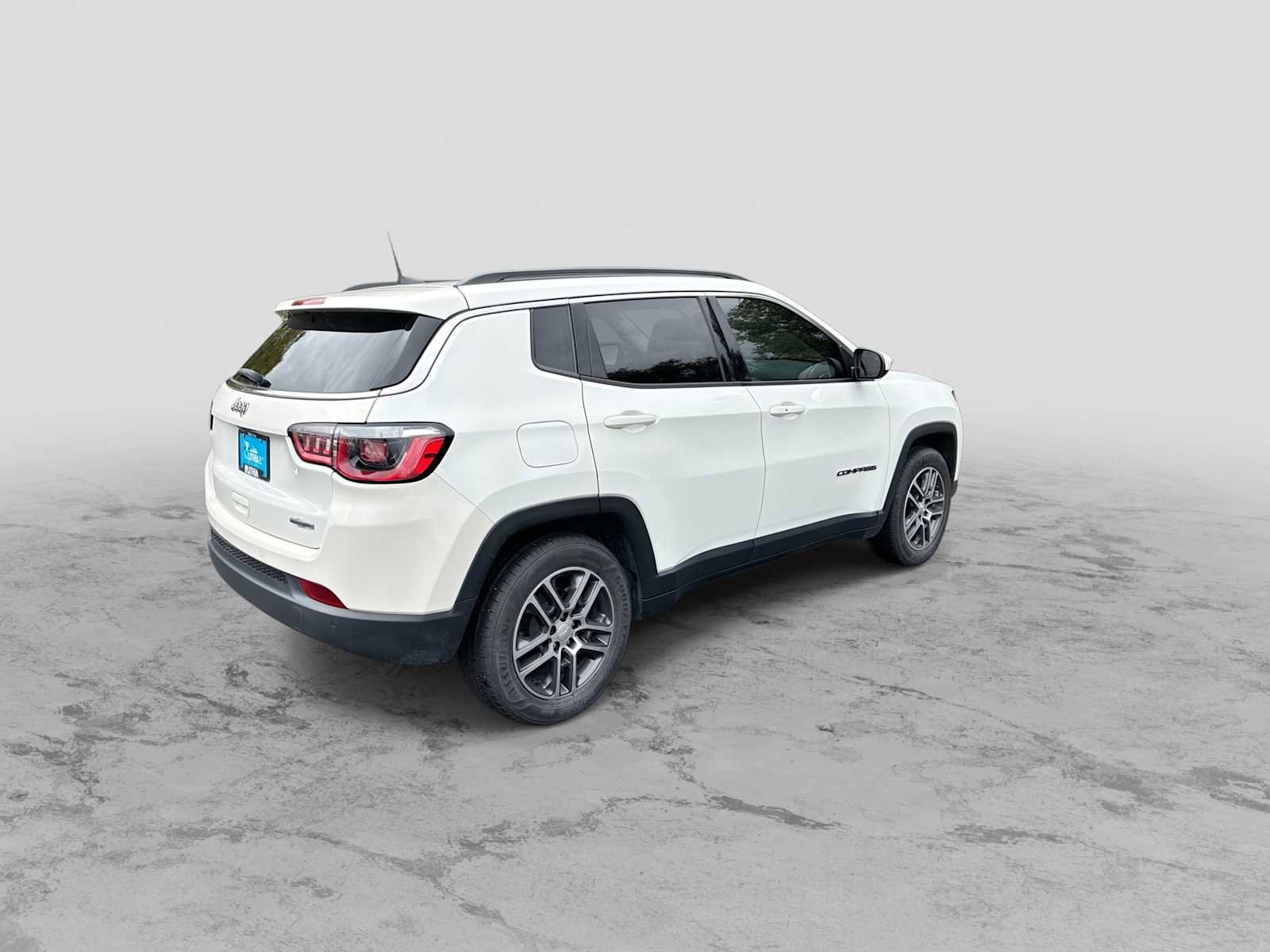 Used 2017 Jeep Compass Latitude w/ Popular Equipment Group FWD image 8