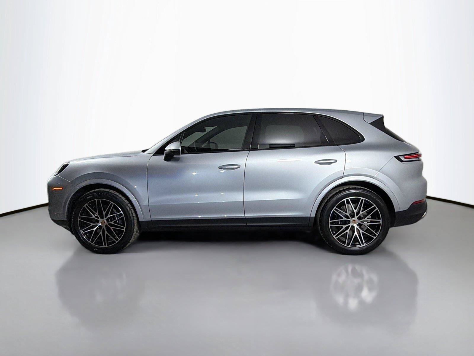 Used 2026 Porsche Cayenne AWD/4WD image 2