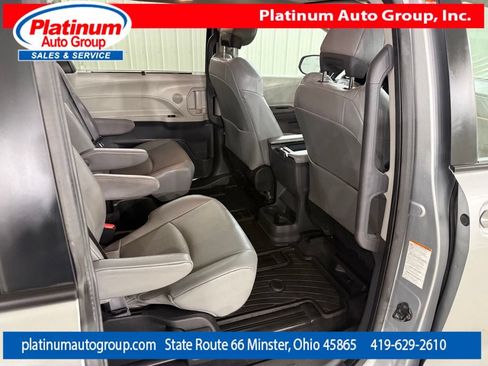 Used 2023 Toyota Sienna XLE AWD/4WD image 41