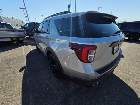 Used 2021 Ford Explorer ST image 4