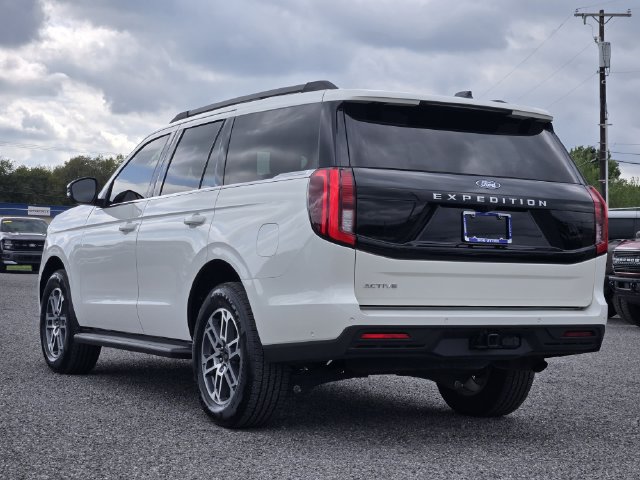 Certified 2025 Ford Expedition Active RWD image 5