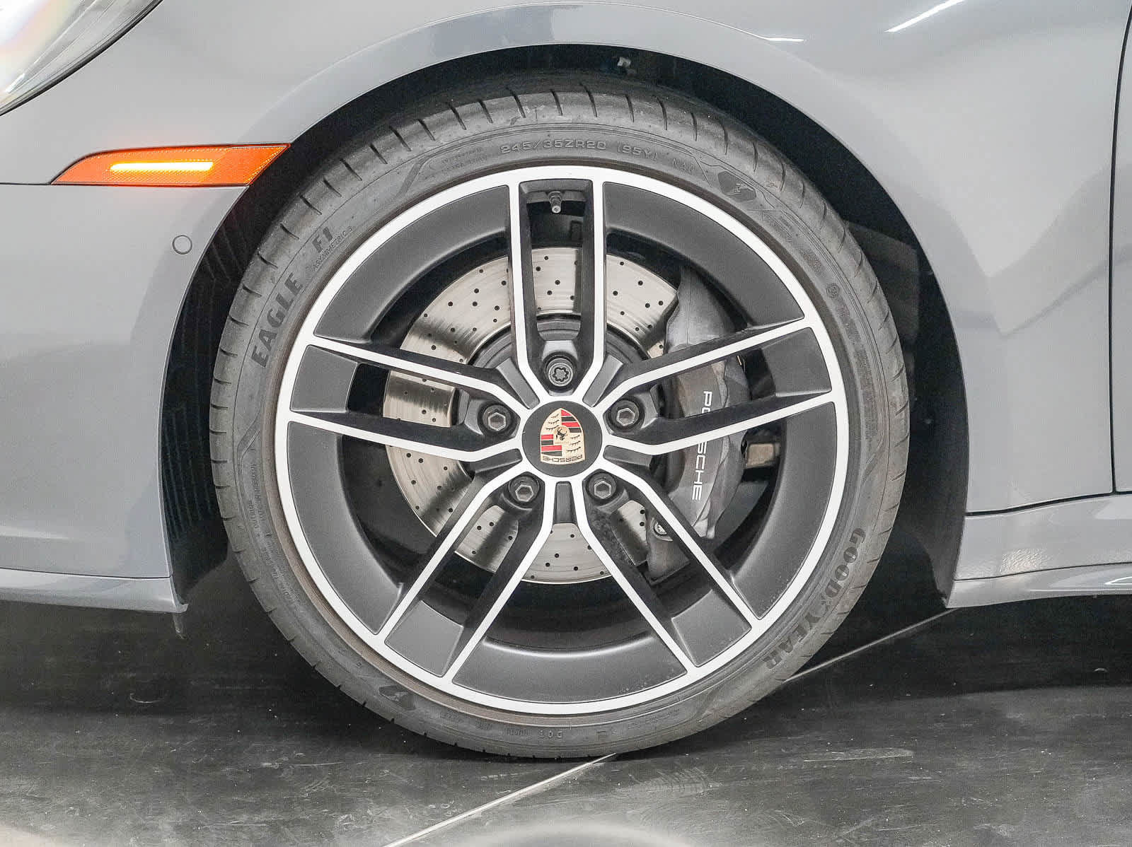 Certified 2025 Porsche 911 Carrera RWD image 13
