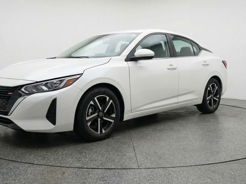 Used 2025 Nissan Sentra SV FWD image 3