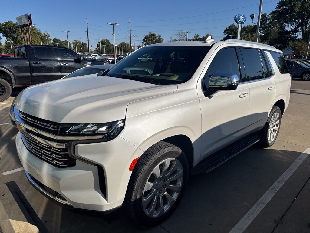 Used 2021 Chevrolet Tahoe Premier w/ Premium Package AWD/4WD image 4