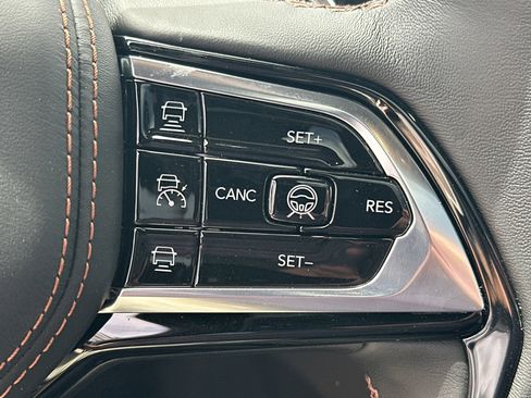 New 2026 Jeep Grand Cherokee Summit AWD/4WD image 26