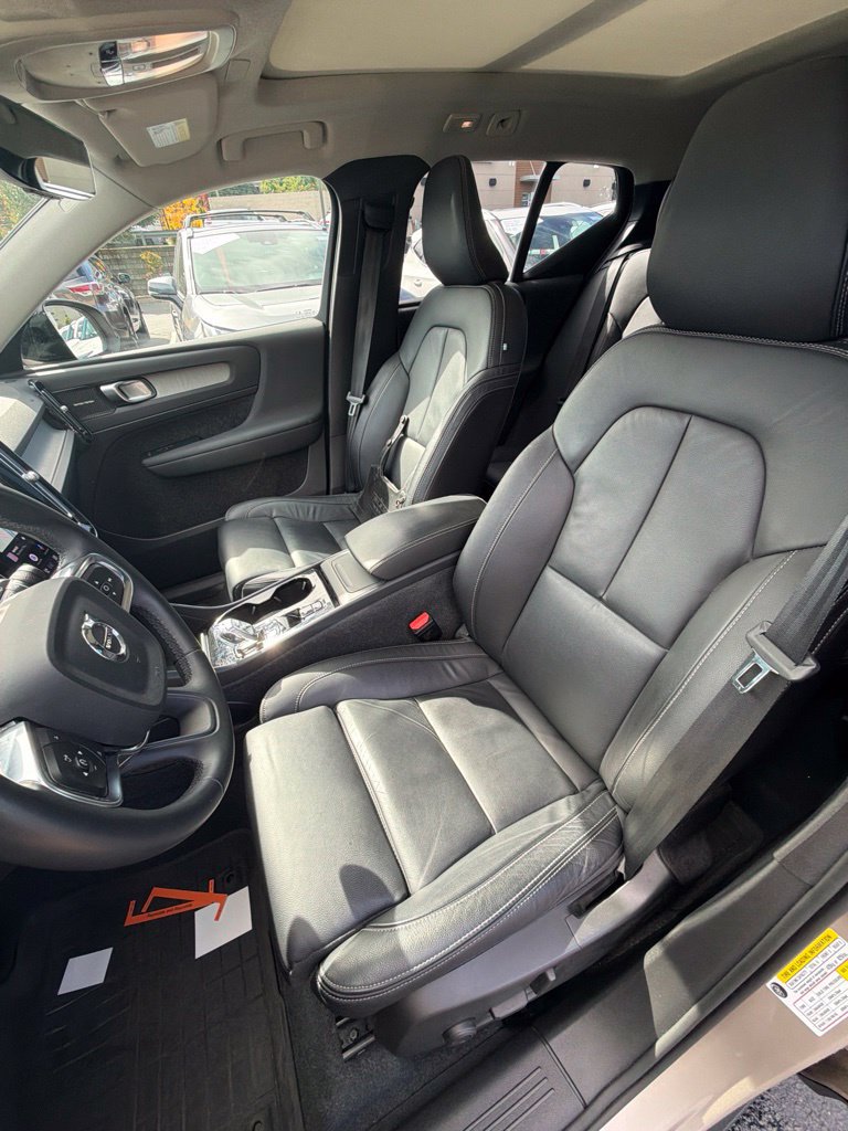Certified 2024 Volvo XC40 B5 Plus w/ Protection Package Premier AWD/4WD image 13