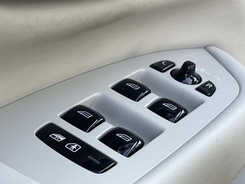 Certified 2023 Volvo XC90 T8 Plus image 17