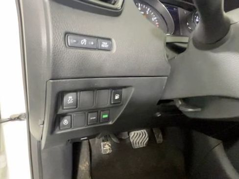 Used 2020 Nissan Rogue S FWD image 21