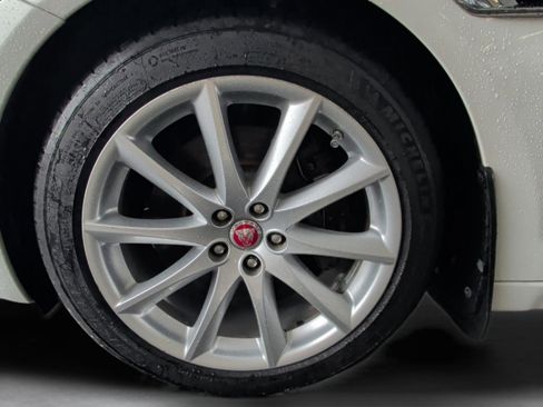 Used 2017 Jaguar XJ R-Sport image 24