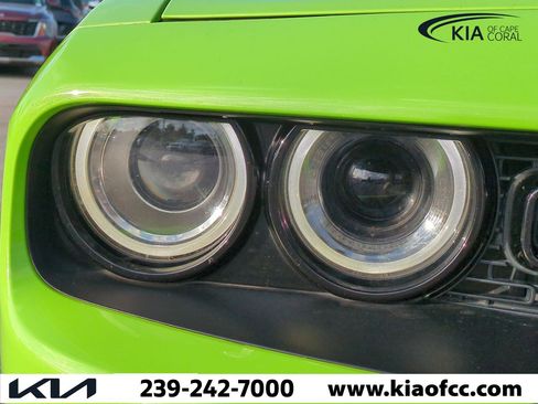 Used 2015 Dodge Challenger R/T Scat Pack w/ Scat Pack Appearance Package image 10