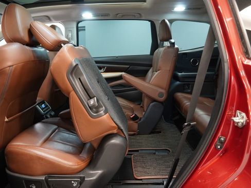 Used 2019 Subaru Ascent Touring AWD/4WD image 31