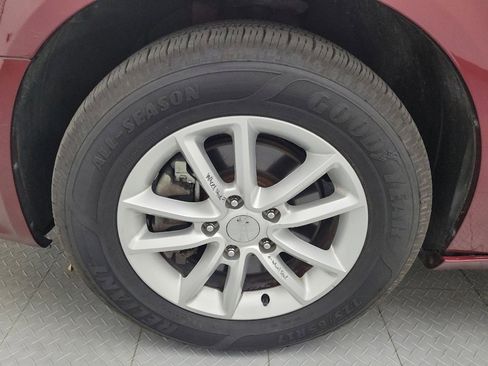 Used 2018 Dodge Grand Caravan SXT FWD image 31