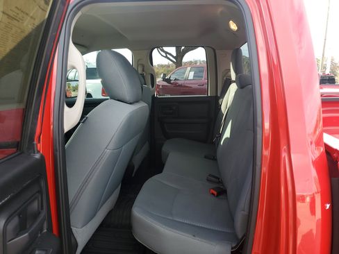 Used 2019 RAM 1500 Express image 10