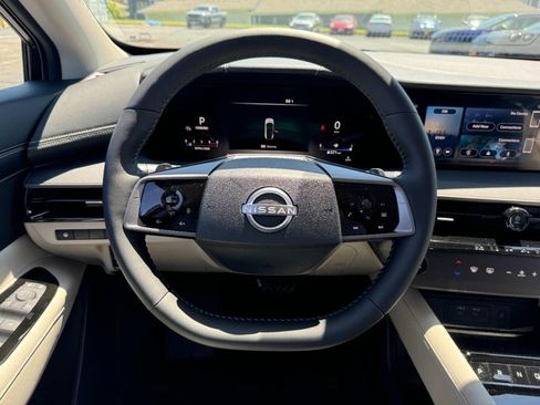 Used 2025 Nissan Murano SV image 7