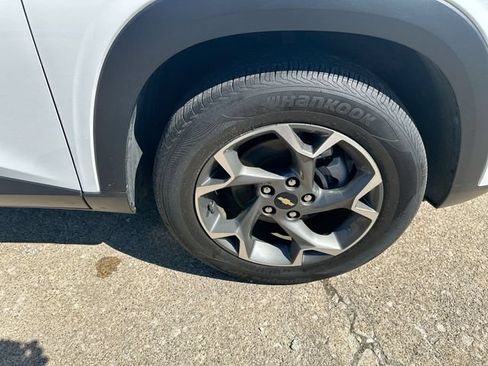 Used 2024 Chevrolet Trax LT w/ Driver Confidence Package FWD image 48
