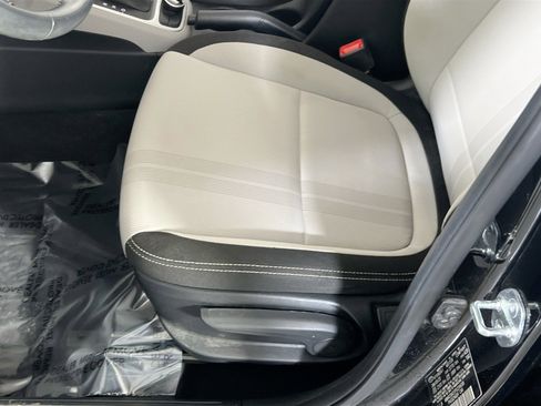 Used 2023 Hyundai Venue SEL w/ Cargo Package image 18