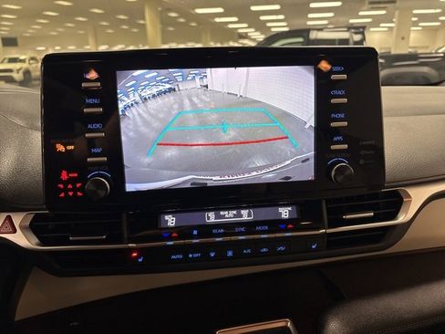 Used 2023 Toyota Sienna XLE image 22