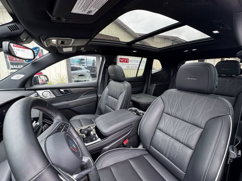 Used 2025 Buick Enclave Avenir w/ Trailering Package, 5000 lbs. AWD/4WD image 3