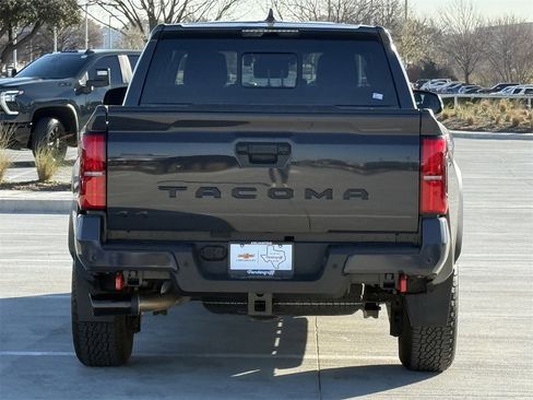 Used 2024 Toyota Tacoma TRD Off-Road image 5