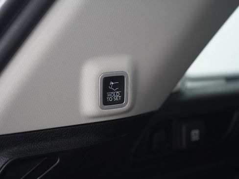 Used 2023 Jeep Grand Cherokee Limited w/ Luxury Tech Group II AWD/4WD image 11