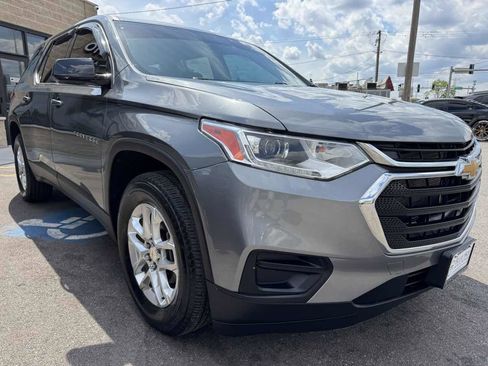 Used 2020 Chevrolet Traverse LS FWD image 3