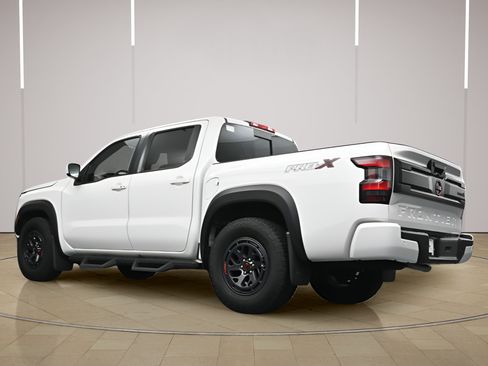 Certified 2025 Nissan Frontier Pro-X RWD image 27