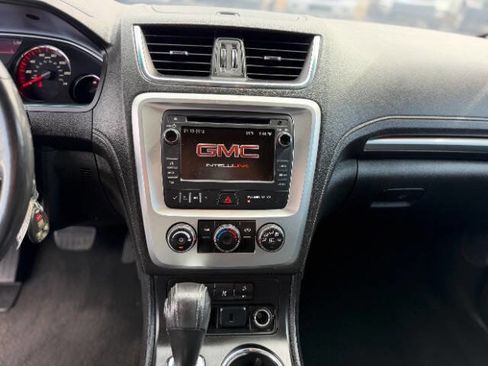 Used 2015 GMC Acadia SLE FWD image 12