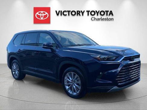 Used 2025 Toyota Grand Highlander AWD image 5