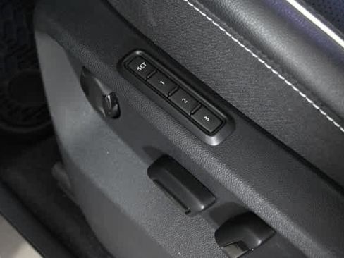 Used 2024 Volkswagen Atlas Cross Sport SEL Premium R-Line AWD/4WD image 22