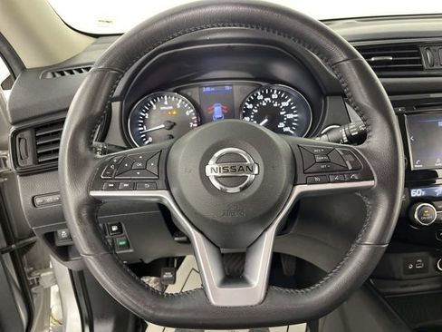 Used 2018 Nissan Rogue SV FWD image 19