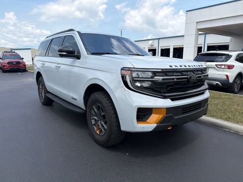 Used 2025 Ford Expedition Tremor AWD/4WD image 1