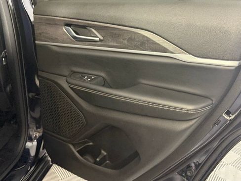 Used 2023 Jeep Grand Cherokee Limited RWD image 31
