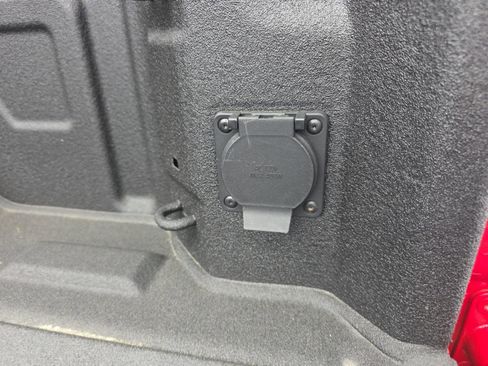 Used 2024 GMC Sierra 1500 SLE AWD/4WD image 18