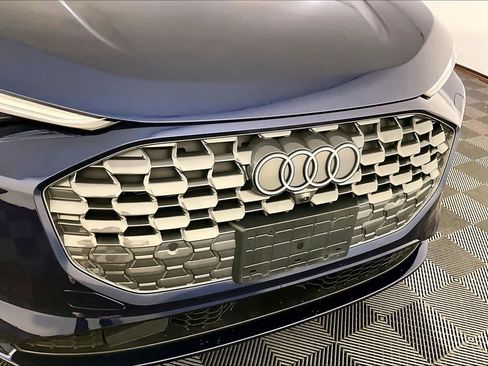 Used 2025 Audi Q5 Premium w/ Premium Plus AWD/4WD image 32