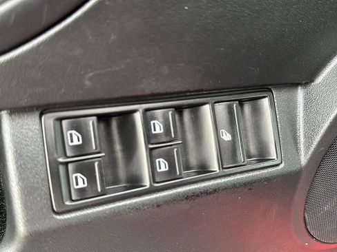 Used 2008 Volkswagen Beetle SE image 15