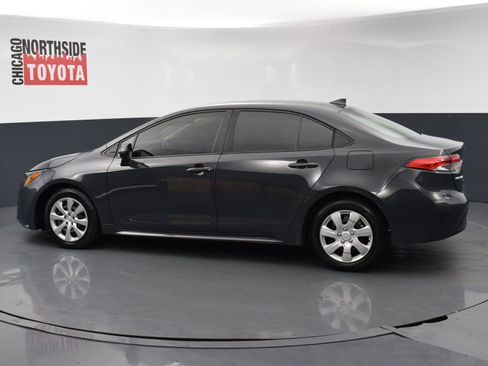 Used 2025 Toyota Corolla LE FWD image 2