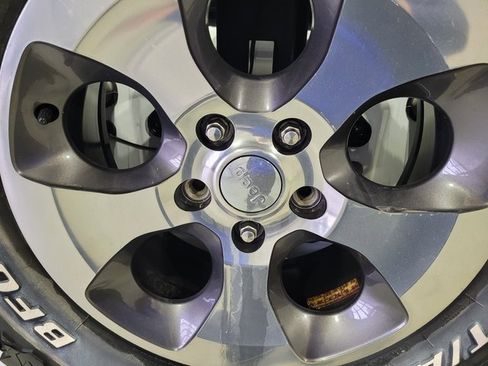 Used 2016 Jeep Wrangler Unlimited Sahara w/ Dual Top Group image 48