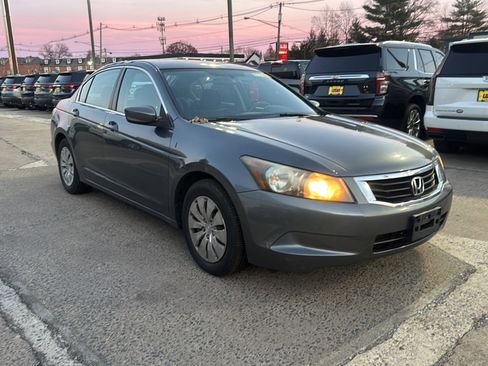 Used 2010 Honda Accord LX image 2