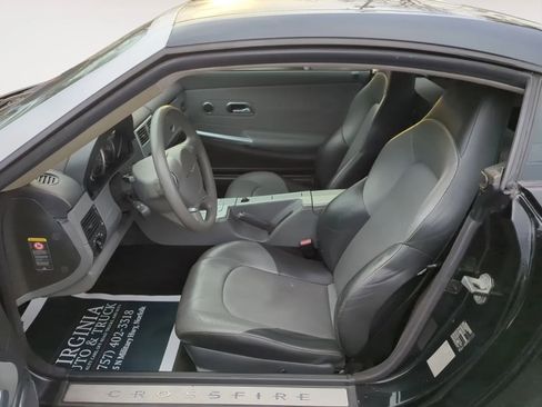 Used 2005 Chrysler Crossfire Limited image 12